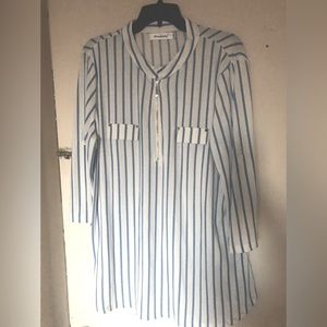 NWOT Blue and white stripe tunic top. Sz l. Soft & flowy.